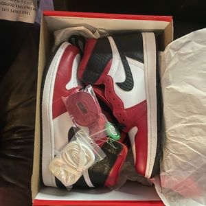 NIKE AIR JORDAN 1 RETRO OG SATIN RED